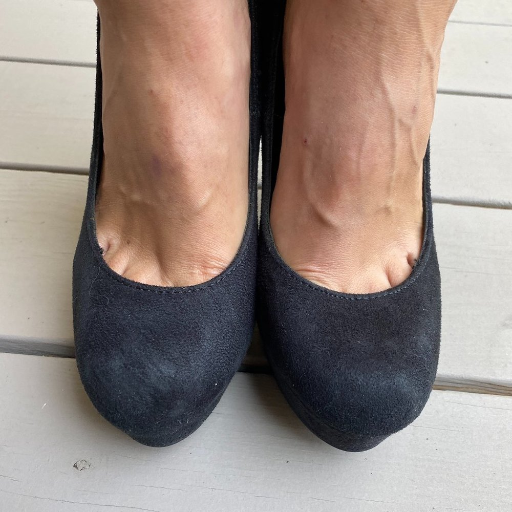 FAUX SUEDE BLACK HEELS - Picture 3 of 5